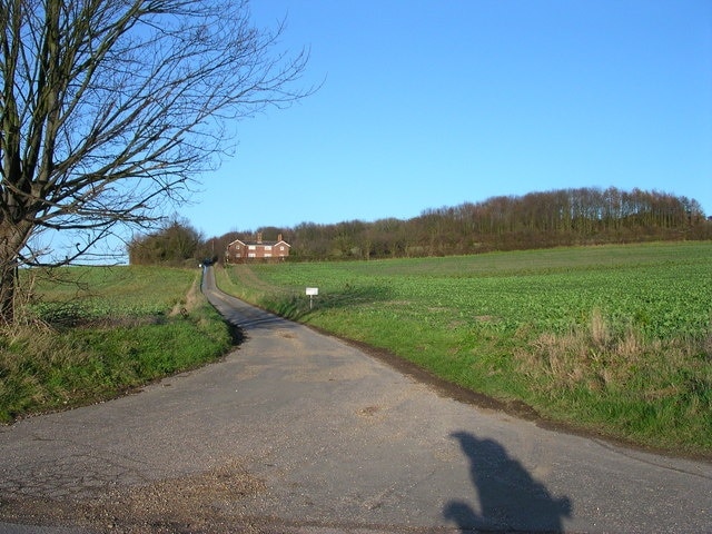 Little Chilford From the other direction there is no sign indicating this is a private road.