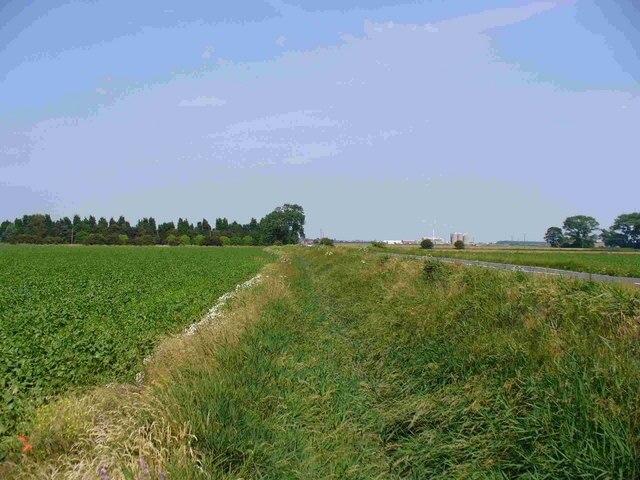 Photo "Branston and Mere" by Janet E Smith (CC BY-SA) / Cropped from original