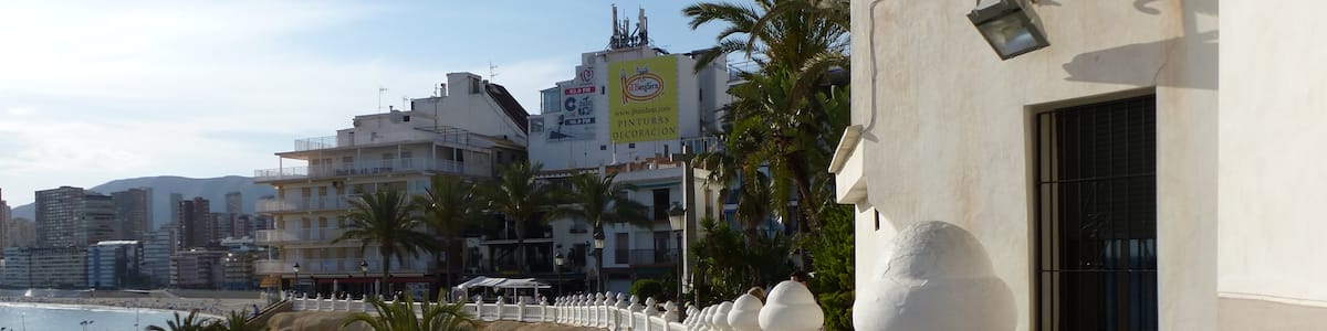 Photo "benidorm" by chisloup (Creative Commons Attribution 3.0) / Cropped from original