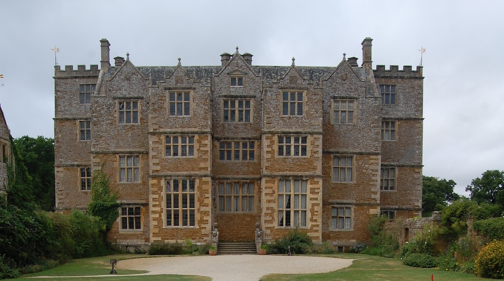 Photo "Chastleton House" by R ferroni2000 (page does not exist) (CC BY-SA) / Cropped from original