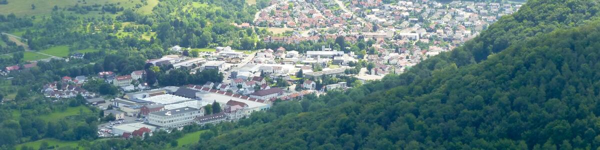 Photo "Blick vom Schönbergturm nach Osten auf Lichtenstein" by Muck50 (Creative Commons Attribution-Share Alike 4.0) / Cropped from original