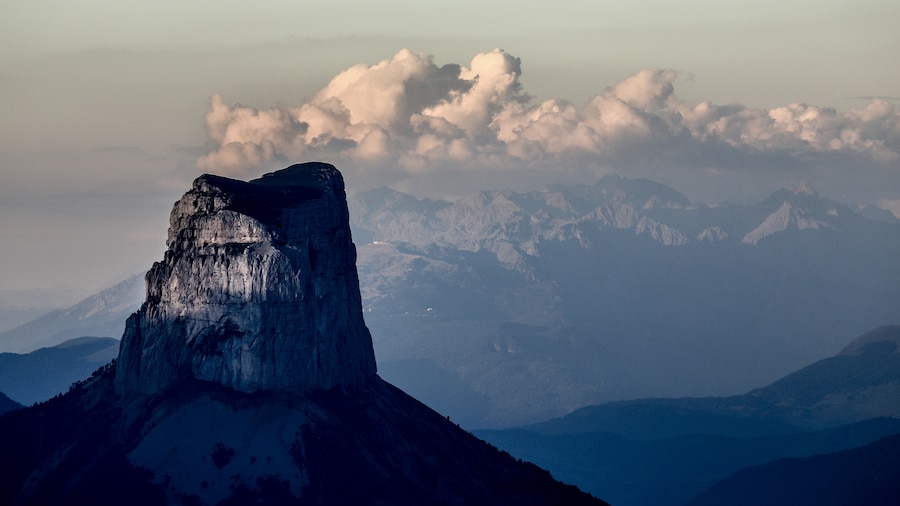 Photo "Parc naturel régional du Vercors" by Tom Chirossel (page does not exist) (Creative Commons Attribution-Share Alike 4.0) / Cropped from original
