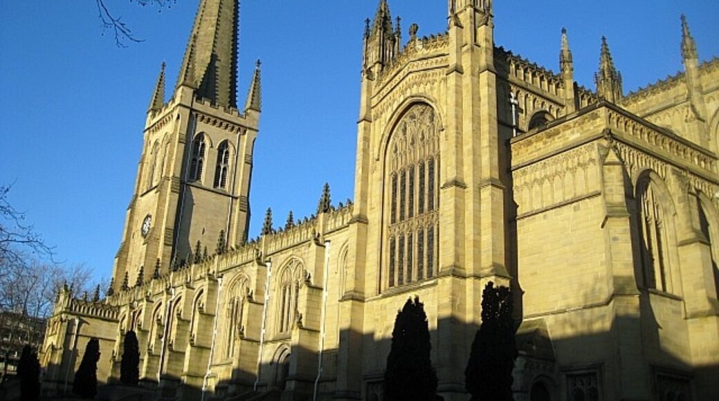 "Wakefield-katedralen"-foto av Mike Kirby (CC BY-SA) / Urklipp från original