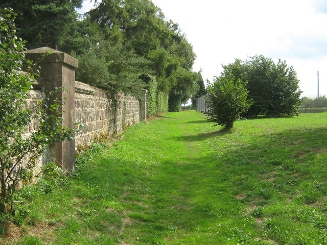 Bridleway past Little Hawkwell Farm This bridleway leads from the A228 Maidstone Road to Horse Pasture and then on to Stone Court Farm.