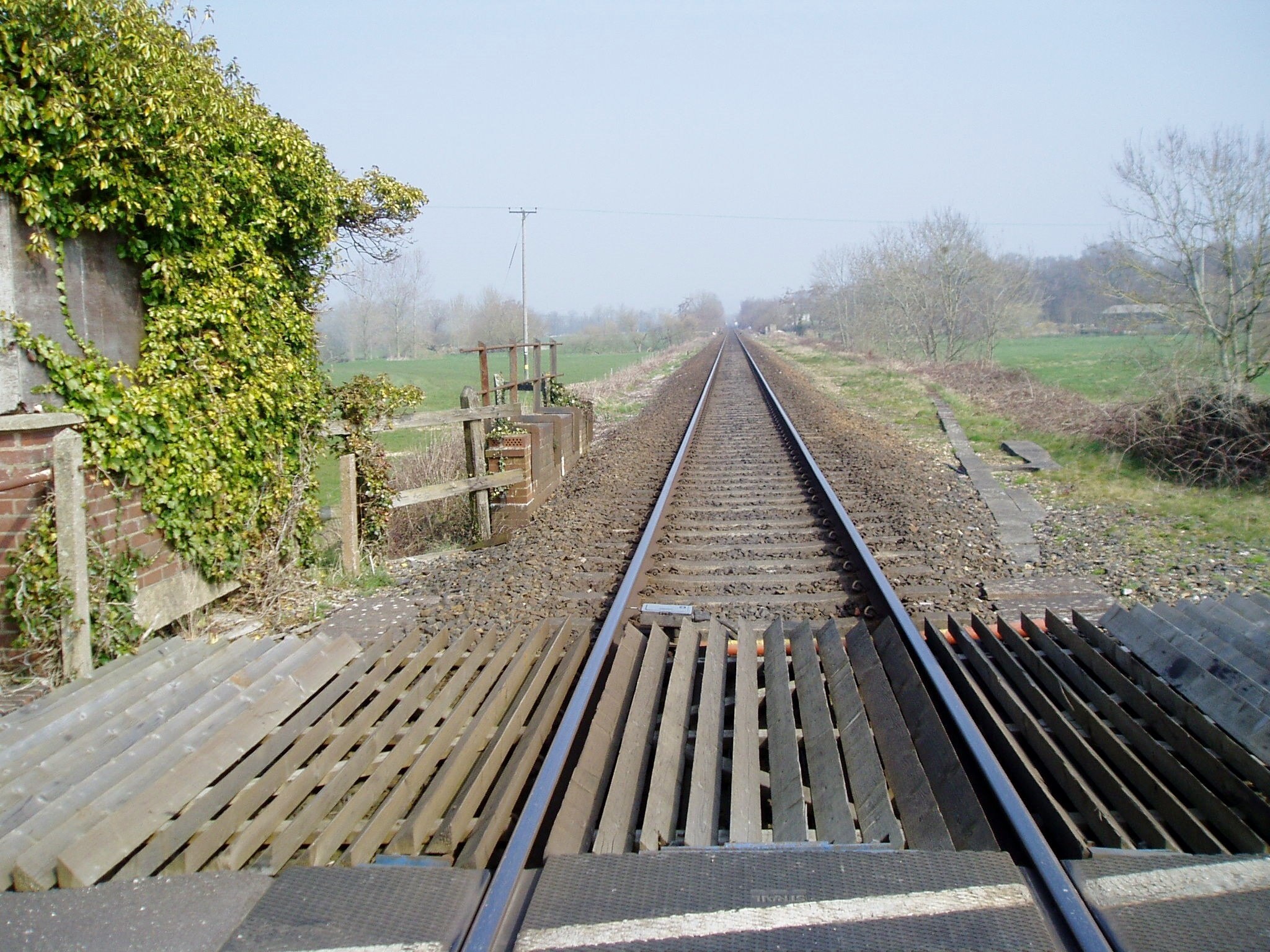 Photo "All Saints" by Peter Holmes (CC BY-SA) / Cropped from original