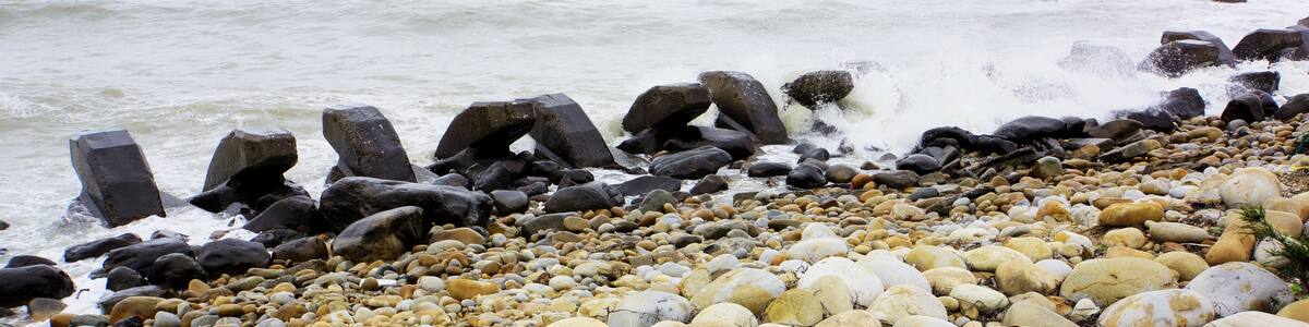 Photo "新屋海岸 Xinwu Coast" by lienyuan lee (Creative Commons Attribution 3.0) / Cropped from original