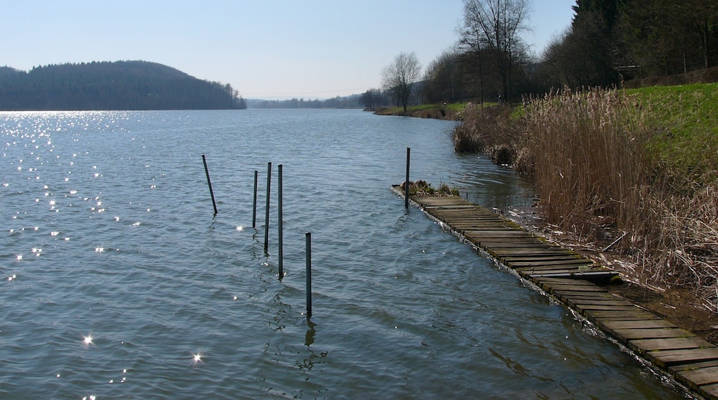 Photo "Lake Schieder" by Nikater (CC BY-SA) / Cropped from original
