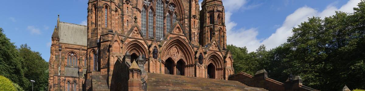 Photo "Thomas Coats Memorial Baptist Church in Paisley. This image was taken within the grounds." by Colin (Creative Commons Attribution-Share Alike 4.0) / Cropped from original