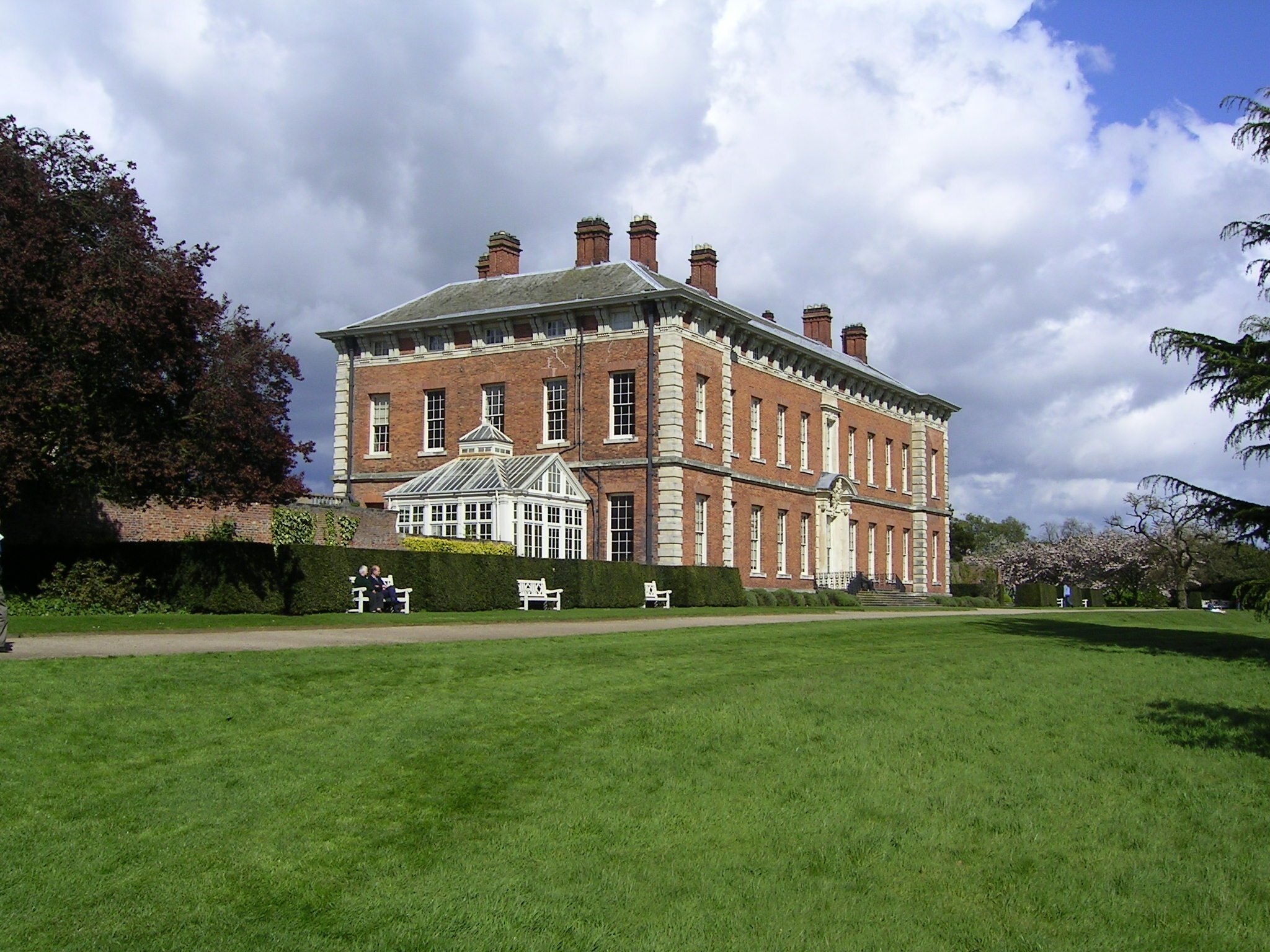 Foto “Beningbrough” tomada por PJMarriott (CC BY); recorte de la original