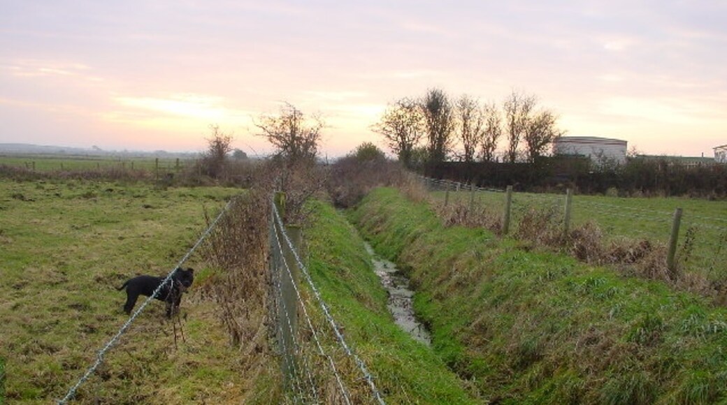 Foto "Holme St Cuthbert" de Bob Jenkins (CC BY-SA) / Recortada do original