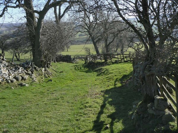 "Melmerby"-foto av Anthony Harrison (CC BY-SA) / Urklipp från original