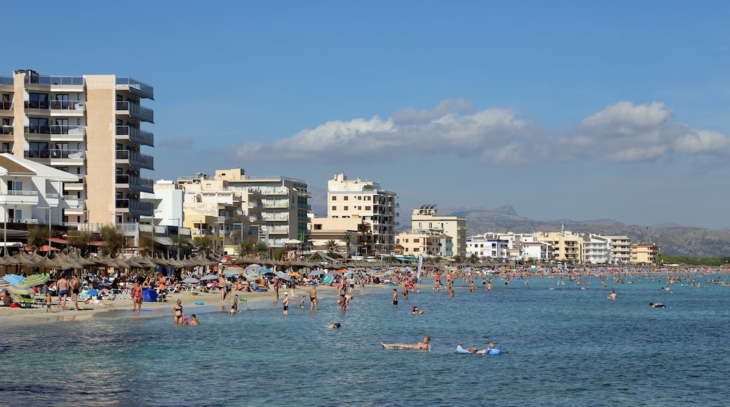 "Playa de Can Picafort"-foto av MJJR (CC BY) / Urklipp från original