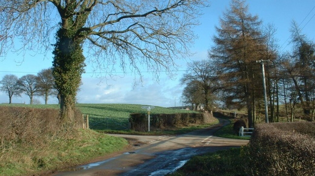 "West Felton"-foto av David Medcalf (CC BY-SA) / Urklipp från original