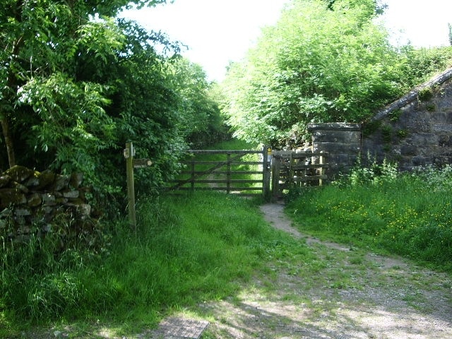 "Nether Staveley"-foto av Alexander P Kapp (CC BY-SA) / Urklipp från original