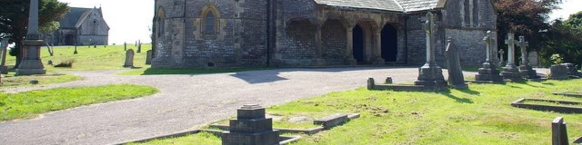 Photo "Chapel, Dalton Cemetery" by Alexander P Kapp (Creative Commons Attribution-Share Alike 2.0) / Cropped from original