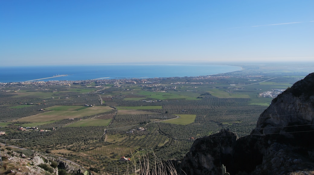 Kuva ”Manfredonia” käyttäjältä giovanni zagaria (CC BY-SA) / rajattu alkuperäisestä kuvasta