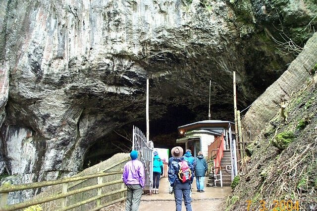 Peak Cavern - Castleton. The imposing entrance of Peak Cavern.