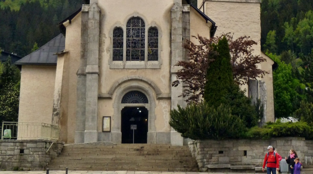 Foto "Chiesa di Chamonix" di JoJan (CC BY) / Ritaglio dell’originale