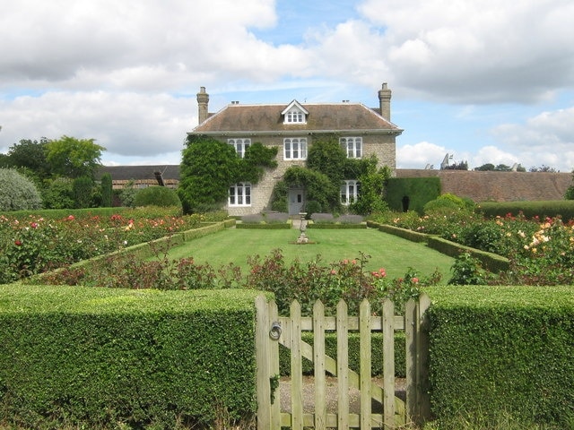 Sheerland House As seen from the Greensand Way (long distance path), heading from Pluckley to Little Chart. Part of Sheerland Farm. Lovely rose garden.