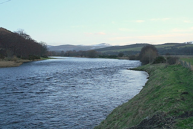 Arndilly to the left, Easter Elchies to the right. Looking upstream on the Spey towards two famous salmon beats.