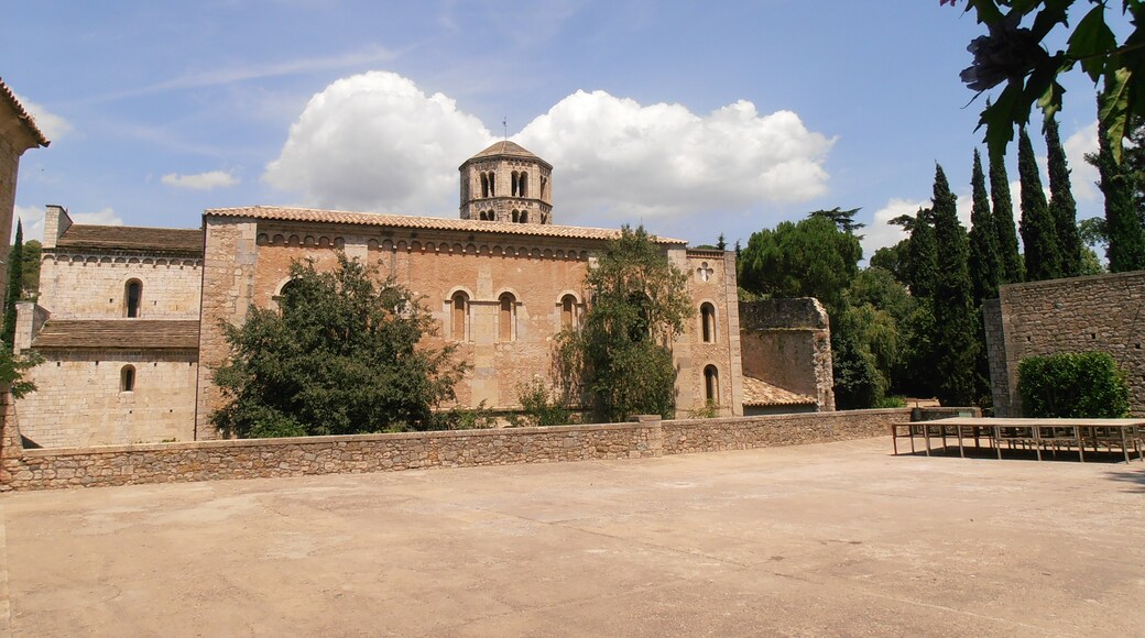 « Monastère Sant Pere de Galligants», photo de Tournasol7 (CC BY-SA) / rognée de l’originale