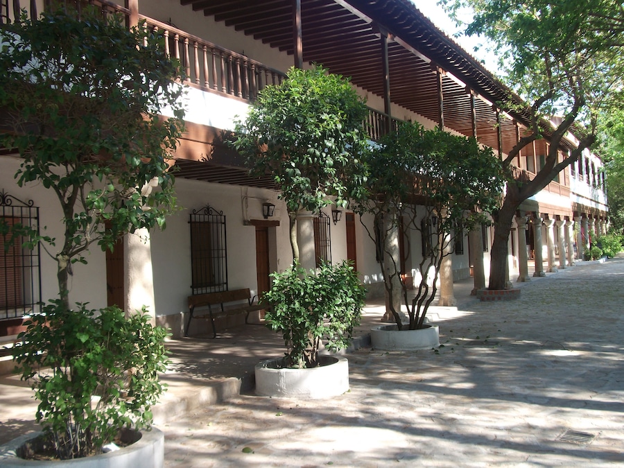Galería porticada de las dependencias del Santuario de Nuestra Señora de las Nieves