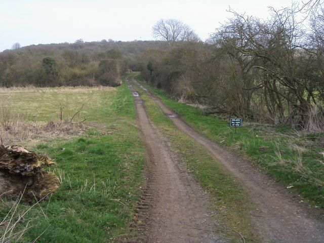 Foto “Stow Longa” tomada por Shaun Ferguson (CC BY-SA); recorte de la original