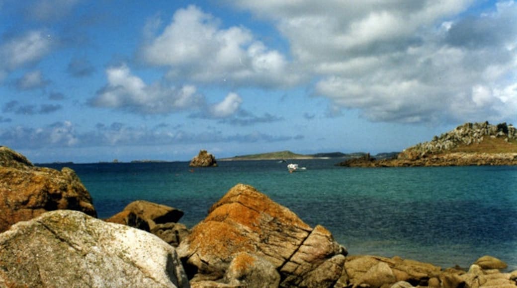 Photo "St Agnes" by Alan Heardman (CC BY-SA) / Cropped from original