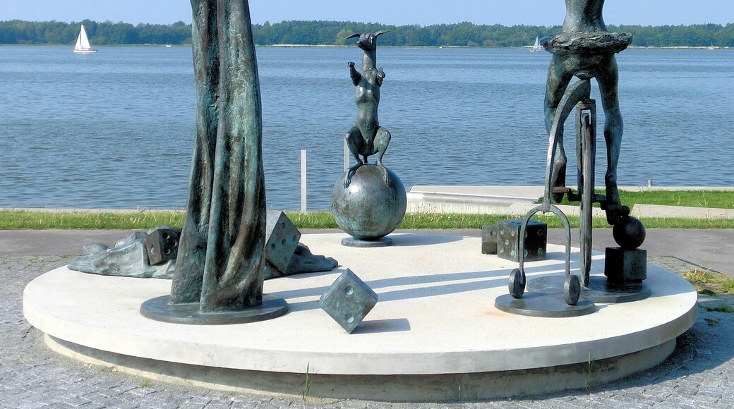 Foto "Ribnitz" oleh Schiwago (CC BY-SA) / Dipotong dari foto asli