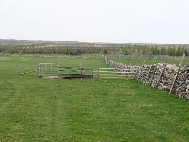 Photo "Preston-under-Scar" by Gordon Hatton (CC BY-SA) / Cropped from original