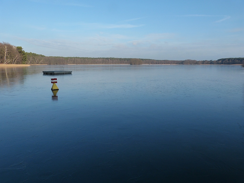 Foto "Parque natural Uckermark Lakes" por Brunhilde Schaefer (CC BY-SA) / Recortada de la original