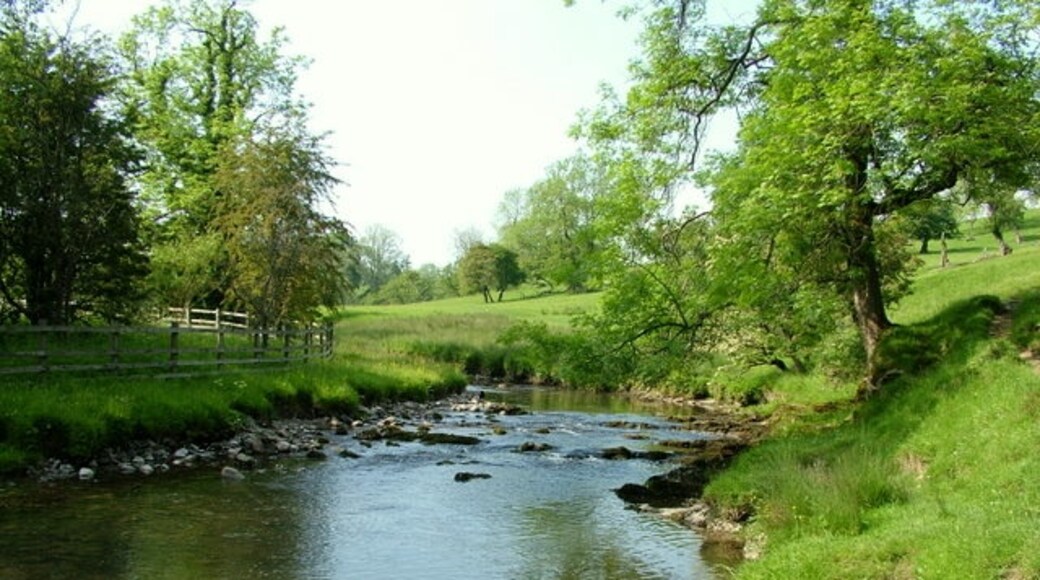 Foto “Calton” tomada por George Tod (CC BY-SA); recorte de la original