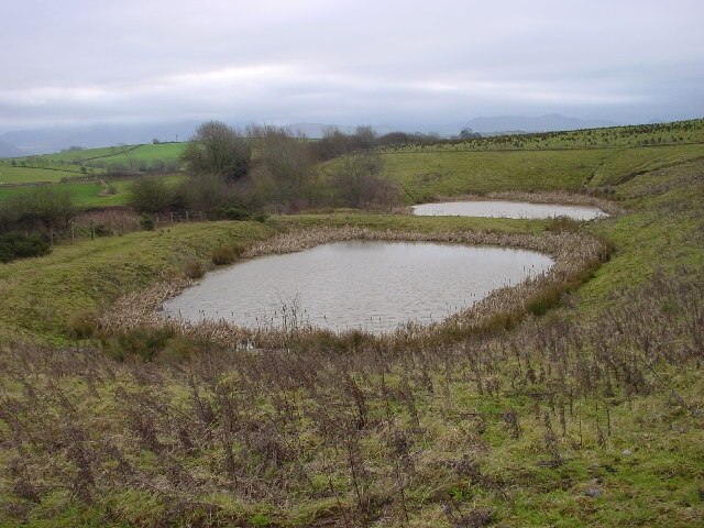 Foto "Broughton" de Bob Jenkins (CC BY-SA) / Recortada do original