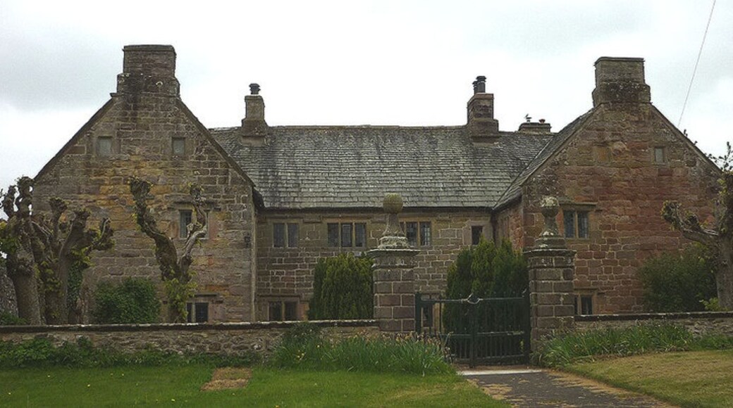 Foto “Newby” tomada por Karl and Ali (CC BY-SA); recorte de la original