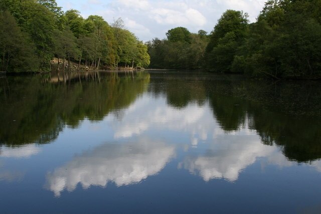 "Swinton med Warthermarske"-foto av David Rogers (CC BY-SA) / Urklipp från original
