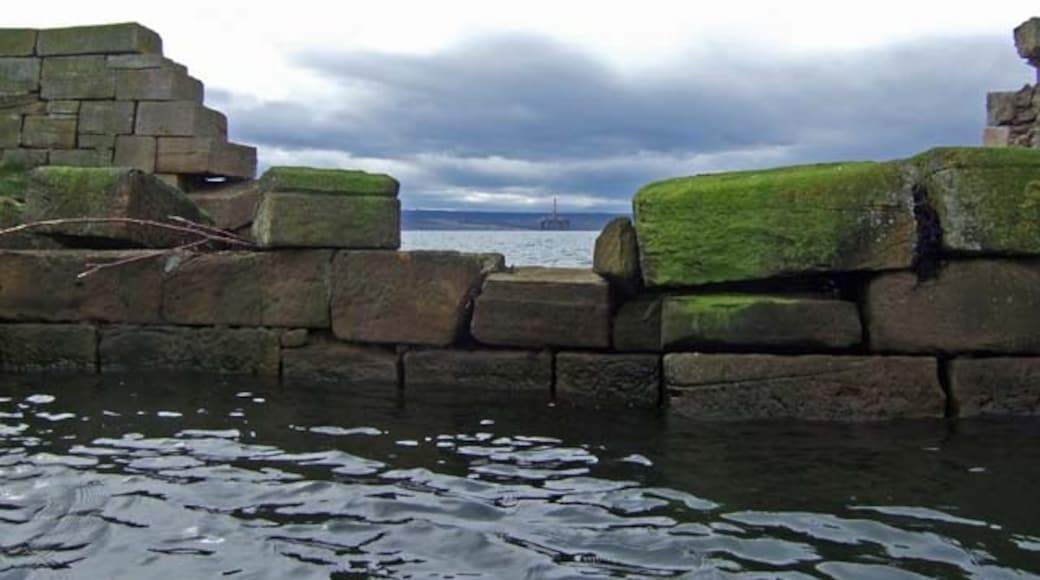 Photo "Balintraid" by Nick R (CC BY-SA) / Cropped from original