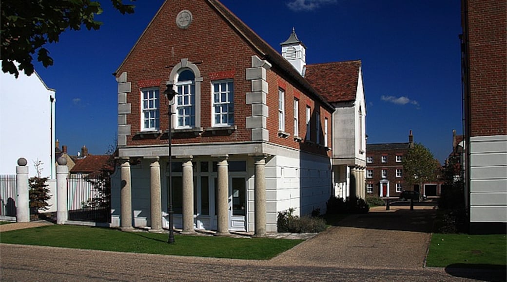 Photo "Poundbury" by Mike Searle (CC BY-SA) / Cropped from original