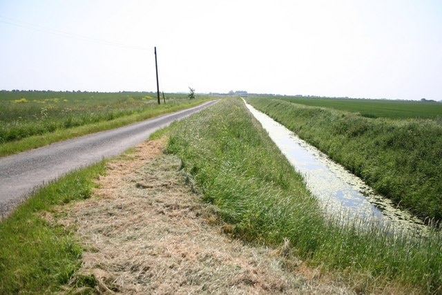 Photo "Helpringham" by Richard Croft (CC BY-SA) / Cropped from original