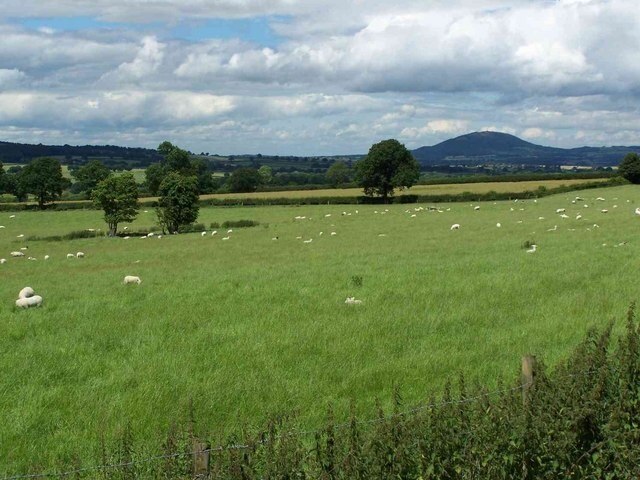 Foto "Hughley" por Geoff Pick (CC BY-SA) / Recortada de la original