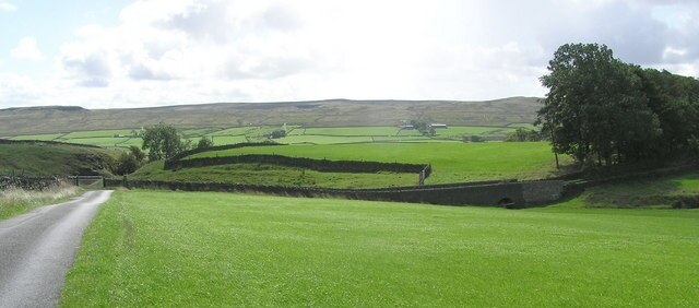 Photo "Hunderthwaite" by Hugh Mortimer (CC BY-SA) / Cropped from original