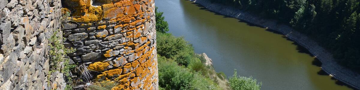 Photo "This building is indexed in the Base Mérimée, a database of architectural heritage maintained by the French Ministry of Culture, under the reference PA00093431 ." by Pline (Creative Commons Attribution-Share Alike 3.0) / Cropped from original