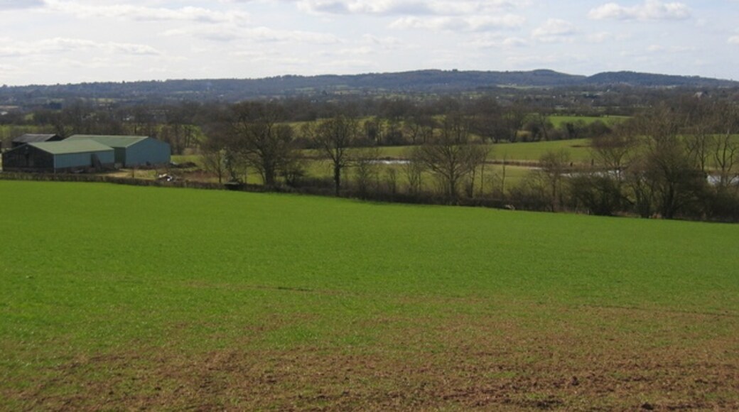 Photo "Alvechurch" by David Stowell (CC BY-SA) / Cropped from original