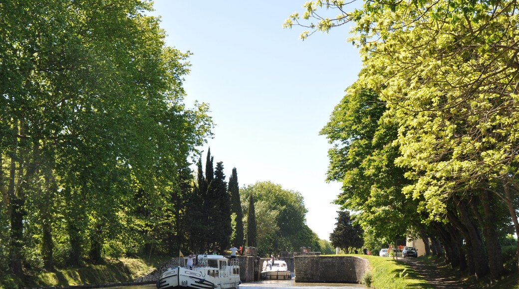 Foto "Canal du Midi" de M.Strīķis (CC BY-SA) / Recortada de la original