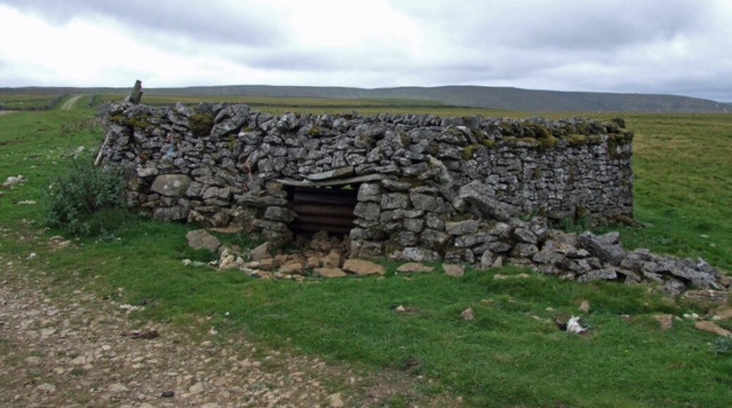 Foto “Bishopdale” tomada por Peter McDermott (CC BY-SA); recorte de la original