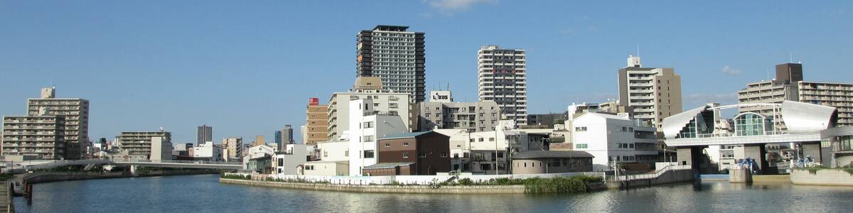 Photo "Sangenyahigashi" by DVMG (Creative Commons Attribution 3.0) / Cropped from original