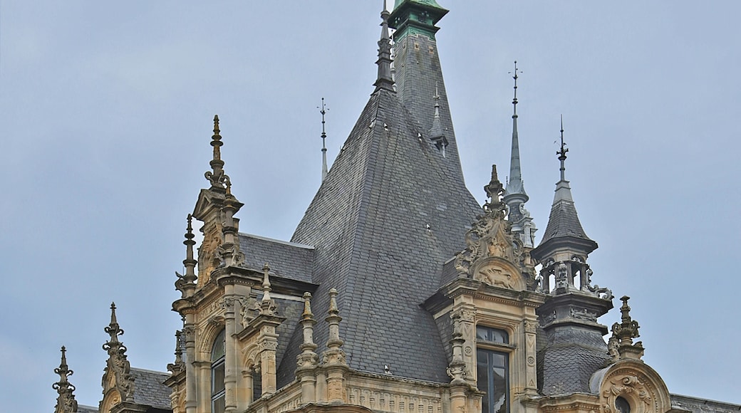 « Palais Bénédictine», photo de W. Bulach (page does not exist) (CC BY-SA) / rognée de l’originale