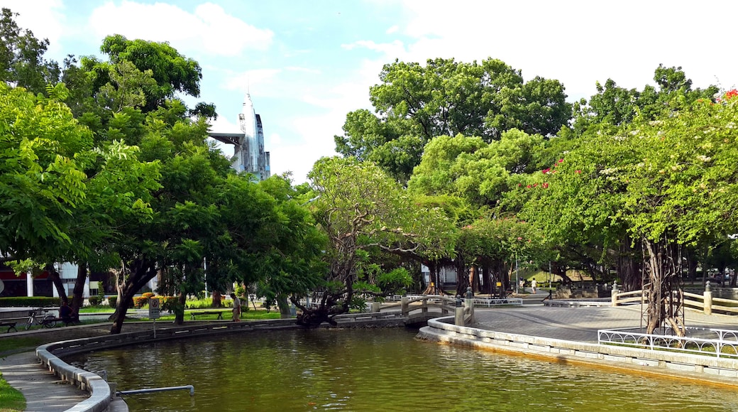 Foto "Pingtung Park" de WEI, WAN-CHEN (page does not exist) (CC BY-SA) / Recortada do original
