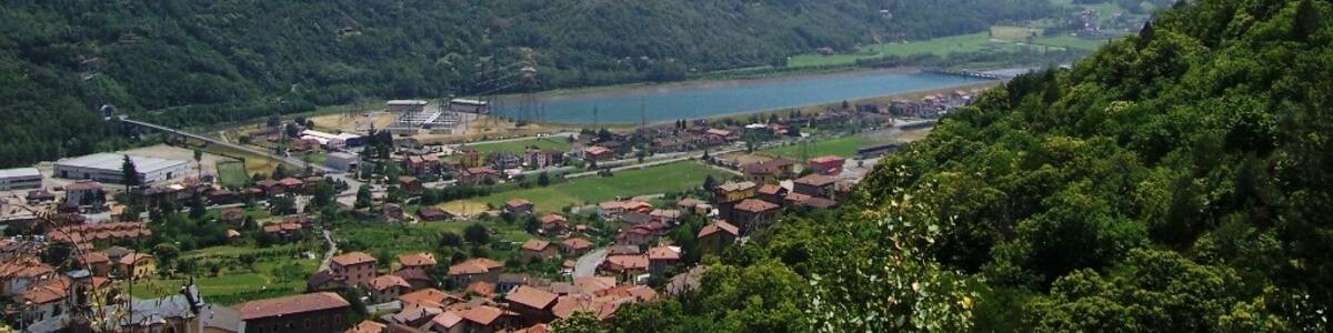 Photo "Scianica of Sellero, Val Camonica, Italia" by Luca Giarelli (Creative Commons Attribution-Share Alike 3.0) / Cropped from original