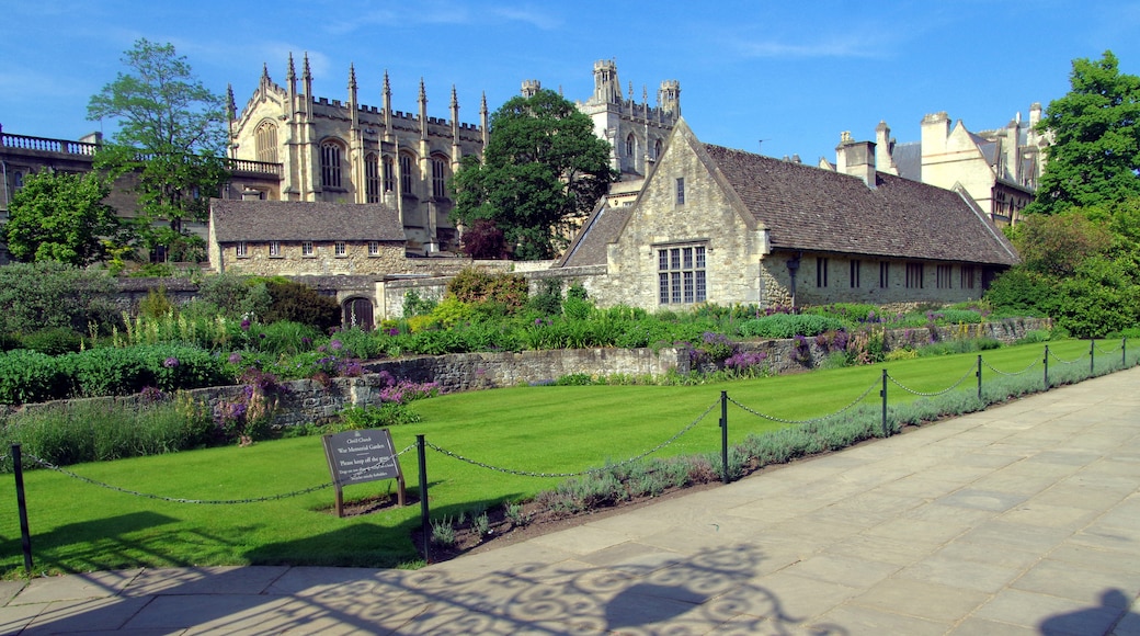 « Collège de l'université d'Oxford Magdalen College», photo de donald judge (CC BY) / rognée de l’originale