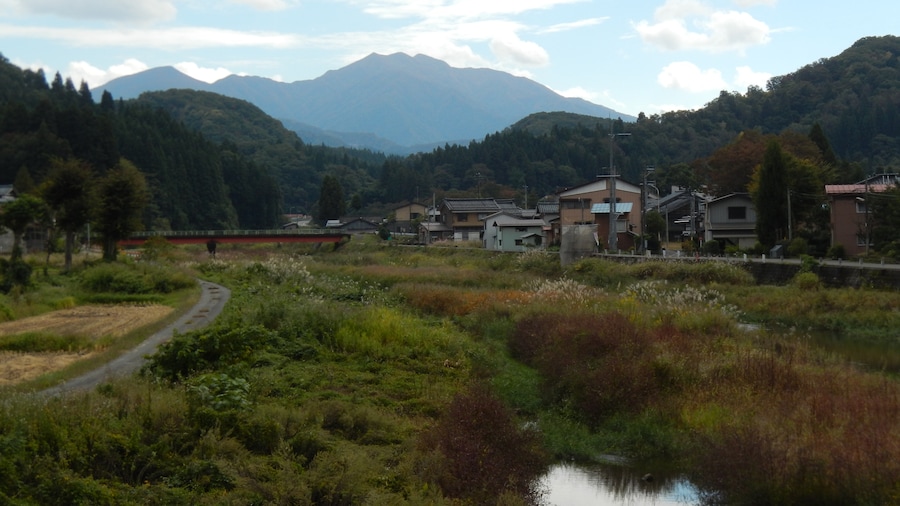Photo "Kuromizu, Kamo, Niigata Prefecture 959-1336, Japan" by kiwa dokokano (Creative Commons Attribution-Share Alike 3.0) / Cropped from original